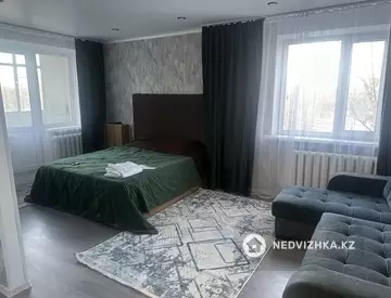 1-комнатная квартира, этаж 3 из 5, 32 м², посуточно