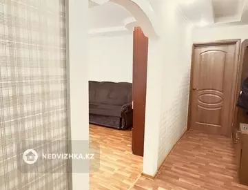 2-комнатная квартира, этаж 3 из 10, 53 м²