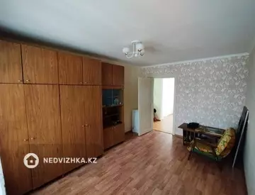 2-комнатная квартира, этаж 3 из 5, 48 м²